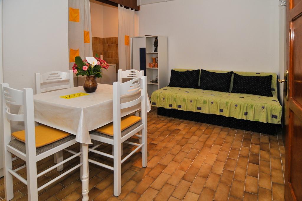 Guesthouse Lanca 티바트 객실 사진