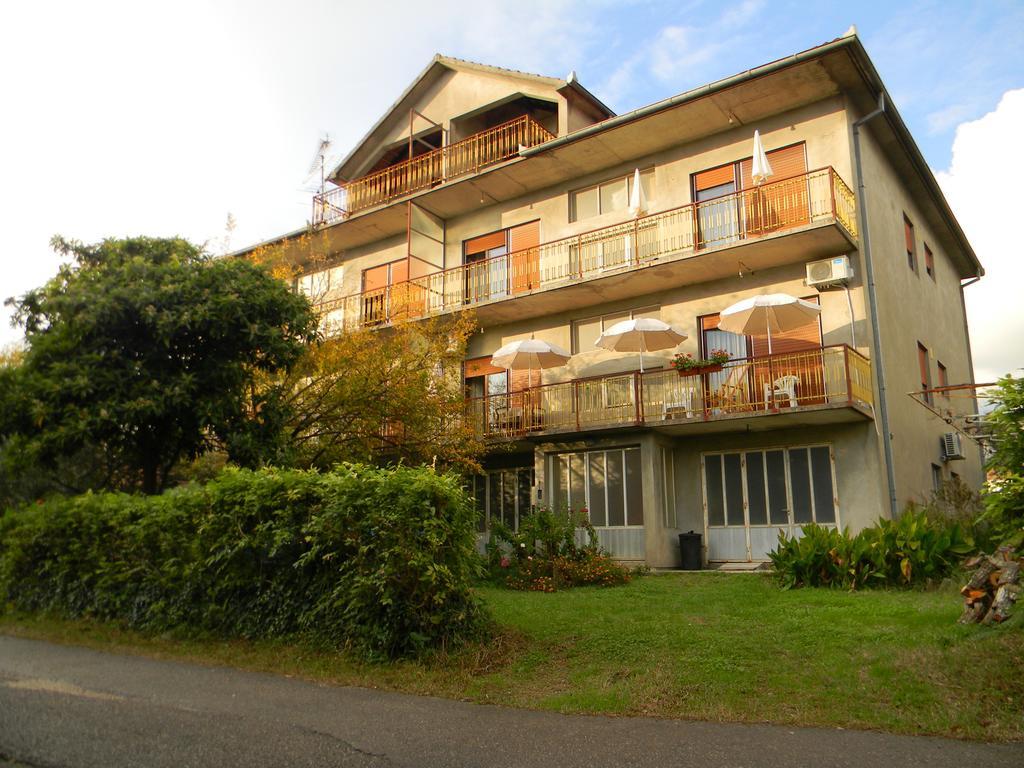 Guesthouse Lanca 티바트 객실 사진