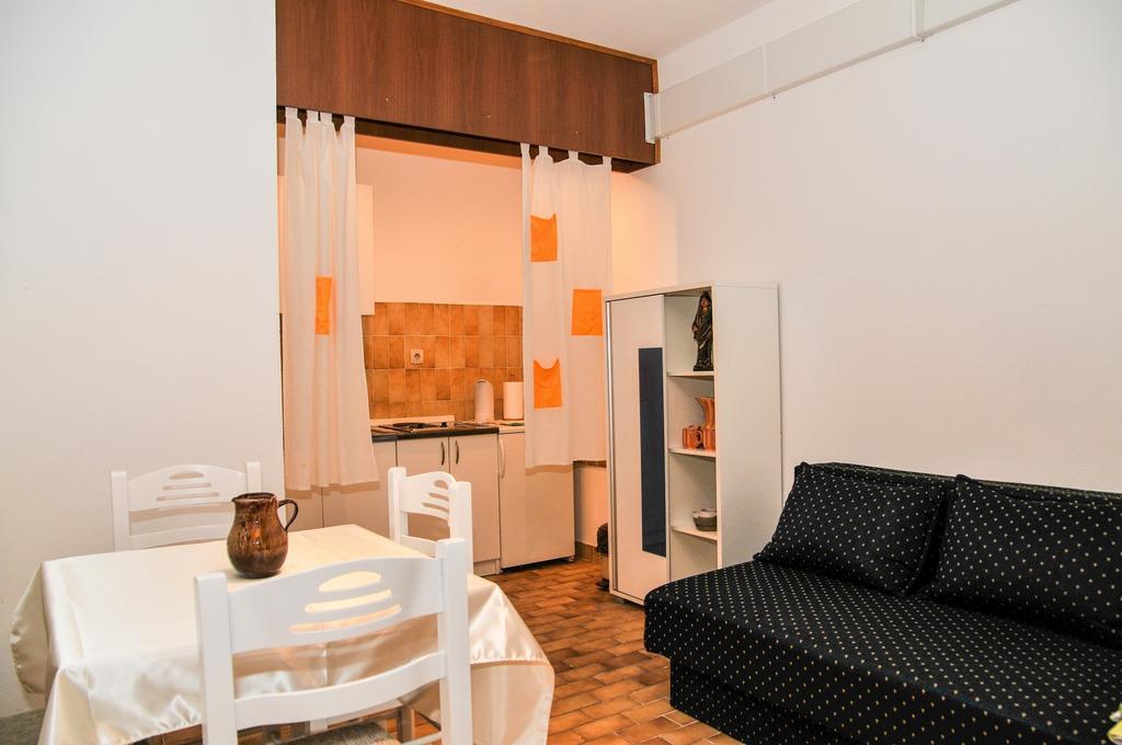 Guesthouse Lanca 티바트 객실 사진